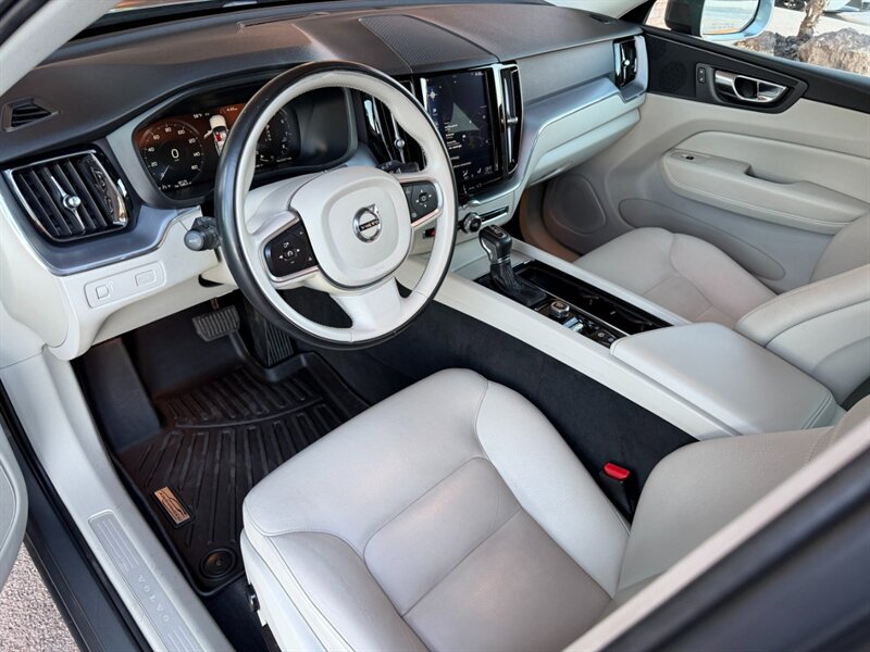 2020 Volvo XC60 T6 Momentum - Photo 2 - St. George, UT 84770-2625