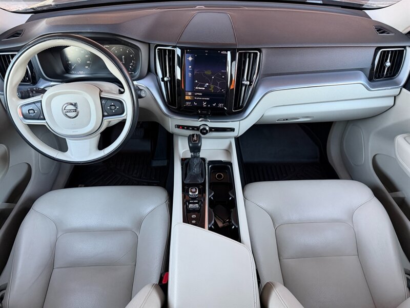2020 Volvo XC60 T6 Momentum - Photo 5 - St. George, UT 84770-2625