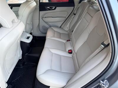 2020 Volvo XC60 T6 Momentum - Photo 11 - St. George, UT 84770-2625