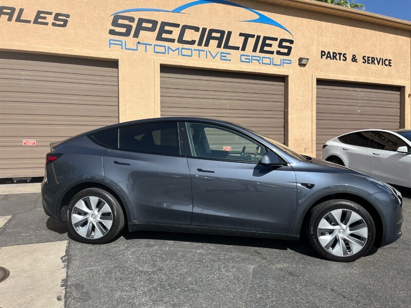 2023 Tesla Model Y Long Range - Photo 3 - St. George, UT 84770-2625