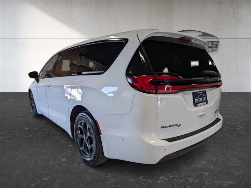 2023 Chrysler Pacifica Plug-In Hybrid Limited - Photo 8 - Bountiful, UT 84010