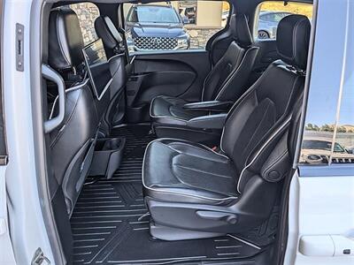 2023 Chrysler Pacifica Plug-In Hybrid Limited - Photo 25 - Bountiful, UT 84010