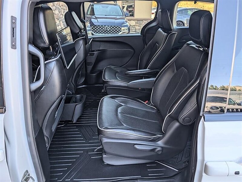 2023 Chrysler Pacifica Plug-In Hybrid Limited - Photo 25 - Bountiful, UT 84010