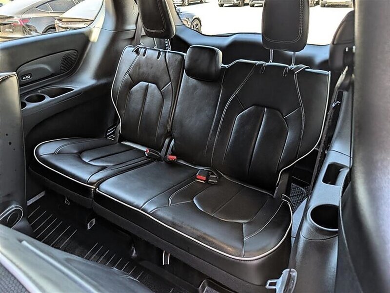 2023 Chrysler Pacifica Plug-In Hybrid Limited - Photo 26 - Bountiful, UT 84010