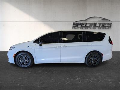 2023 Chrysler Pacifica Plug-In Hybrid Limited - Photo 7 - Bountiful, UT 84010