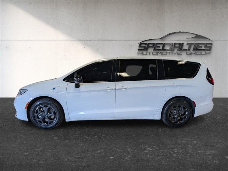 2023 Chrysler Pacifica Plug-In Hybrid Limited - Photo 7 - Bountiful, UT 84010