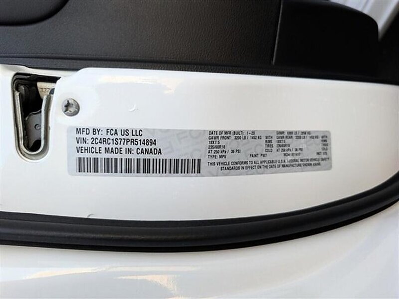 2023 Chrysler Pacifica Plug-In Hybrid Limited - Photo 33 - Bountiful, UT 84010
