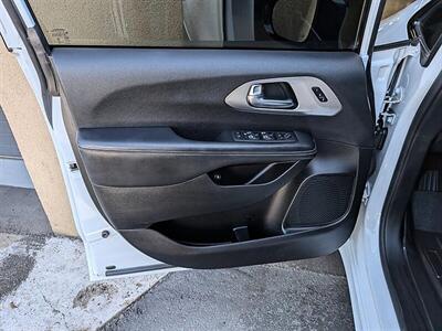 2023 Chrysler Pacifica Plug-In Hybrid Limited - Photo 18 - Bountiful, UT 84010