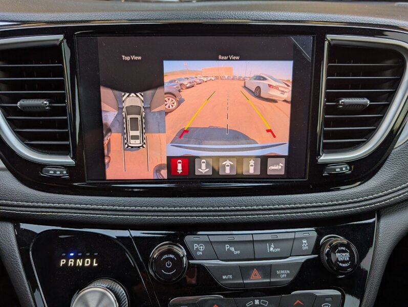 2023 Chrysler Pacifica Plug-In Hybrid Limited - Photo 23 - Bountiful, UT 84010