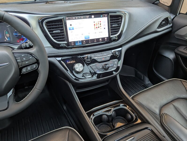 2023 Chrysler Pacifica Plug-In Hybrid Limited - Photo 22 - Bountiful, UT 84010