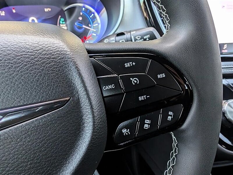 2023 Chrysler Pacifica Plug-In Hybrid Limited - Photo 22 - Bountiful, UT 84010