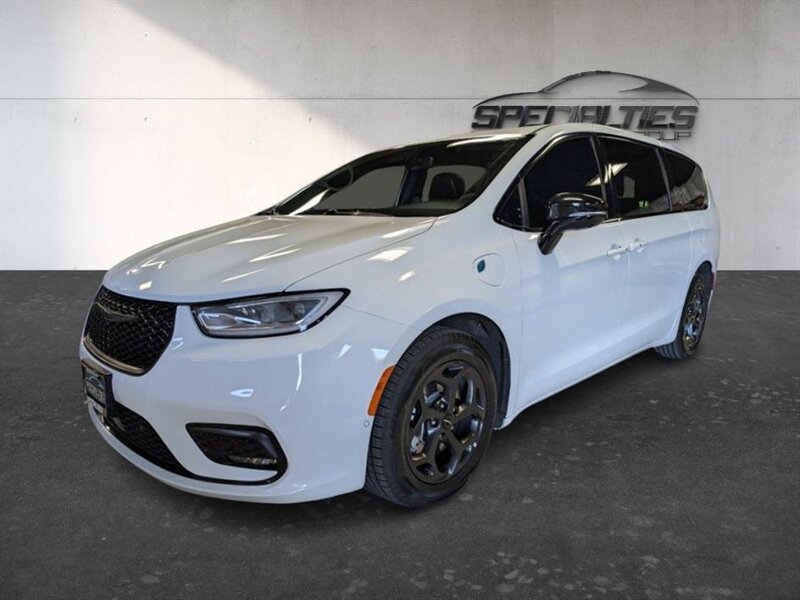 2023 Chrysler Pacifica Plug-In Hybrid Limited - Photo 5 - Bountiful, UT 84010