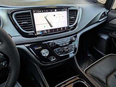 2023 Chrysler Pacifica Plug-In Hybrid Limited - Photo 23 - Bountiful, UT 84010