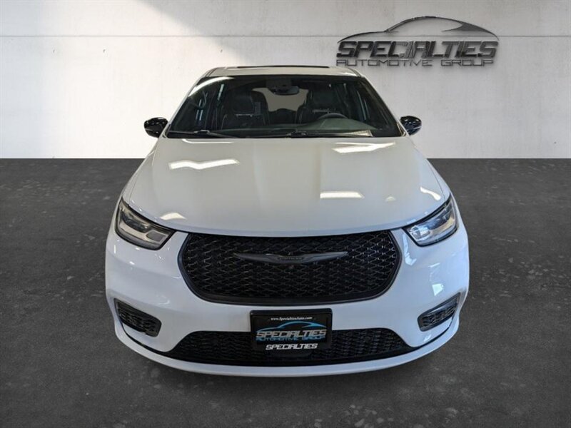 2023 Chrysler Pacifica Plug-In Hybrid Limited - Photo 6 - Bountiful, UT 84010