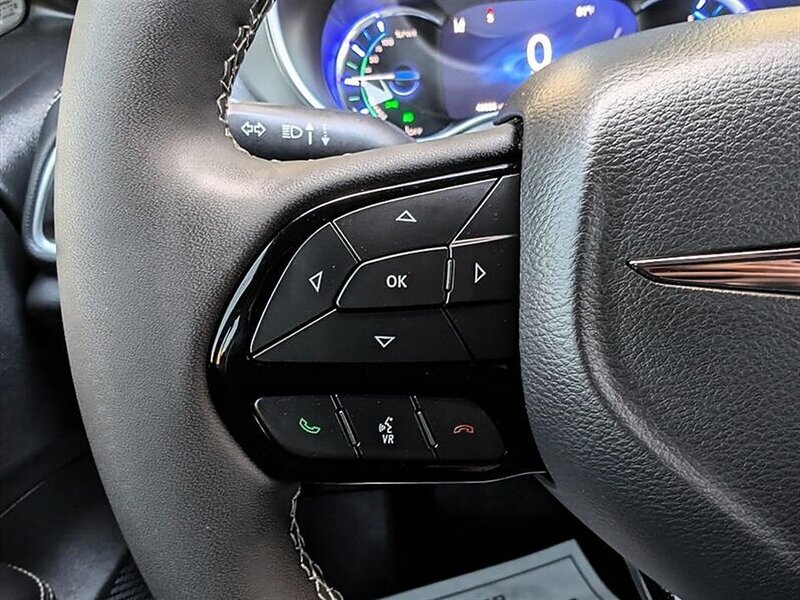 2023 Chrysler Pacifica Plug-In Hybrid Limited - Photo 21 - Bountiful, UT 84010