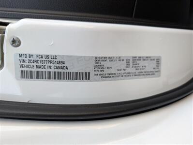 2023 Chrysler Pacifica Plug-In Hybrid Limited - Photo 33 - Bountiful, UT 84010