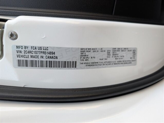 2023 Chrysler Pacifica Plug-In Hybrid Limited - Photo 33 - Bountiful, UT 84010
