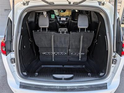 2023 Chrysler Pacifica Plug-In Hybrid Limited - Photo 32 - Bountiful, UT 84010
