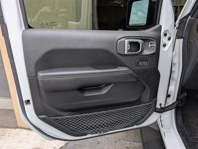 2023 Jeep Wrangler Sahara 4xe - Photo 18 - Bountiful, UT 84010