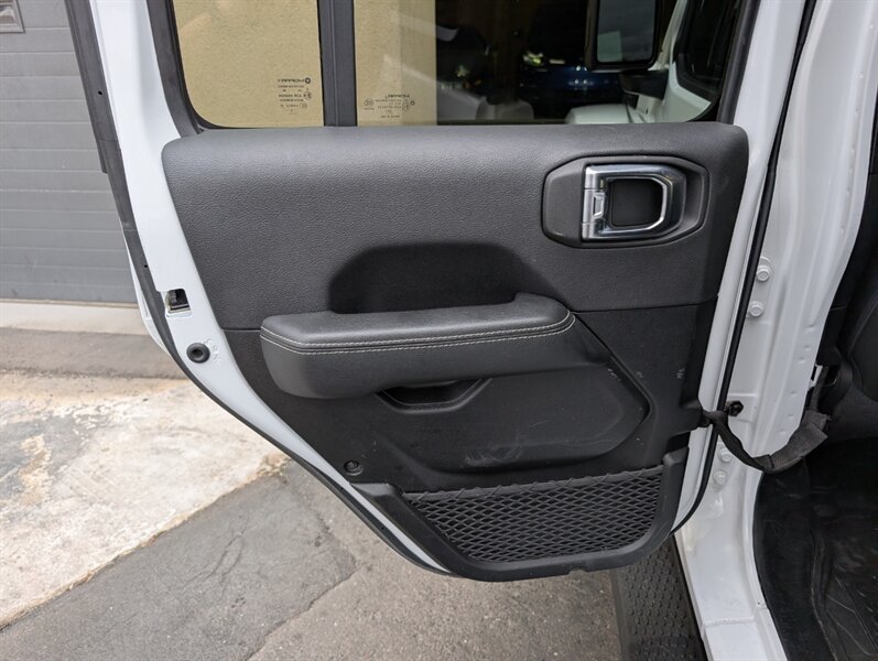 2023 Jeep Wrangler Sahara 4xe - Photo 25 - Bountiful, UT 84010