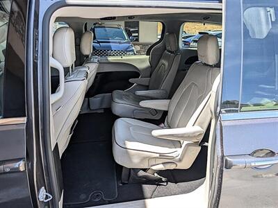 2017 Chrysler Pacifica Limited   - Photo 25 - Bountiful, UT 84010