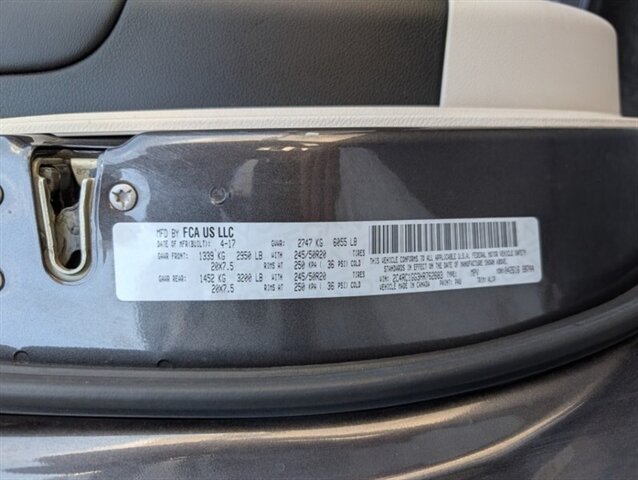 2017 Chrysler Pacifica Limited - Photo 35 - Bountiful, UT 84010