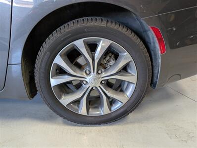 2017 Chrysler Pacifica Limited - Photo 14 - Bountiful, UT 84010