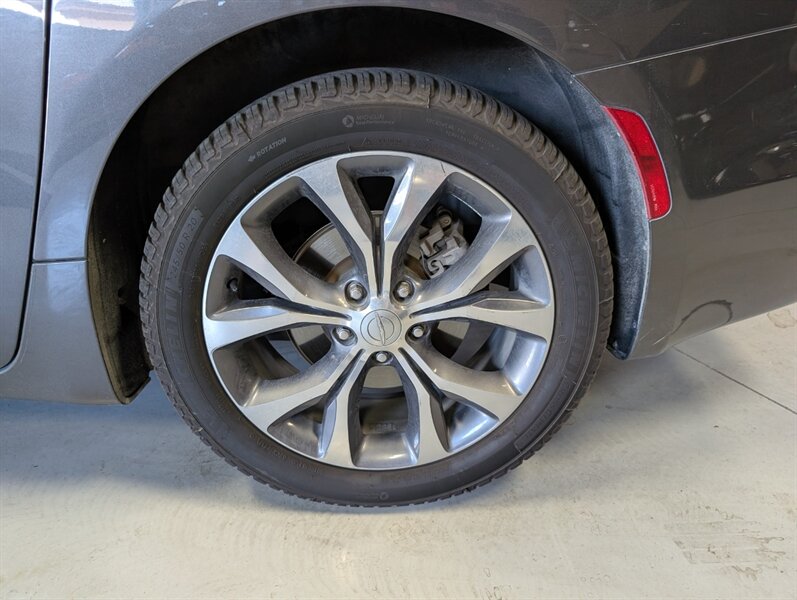 2017 Chrysler Pacifica Limited - Photo 14 - Bountiful, UT 84010