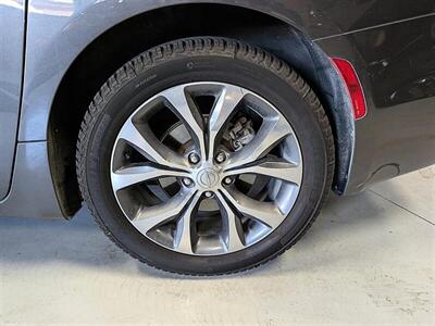 2017 Chrysler Pacifica Limited   - Photo 14 - Bountiful, UT 84010
