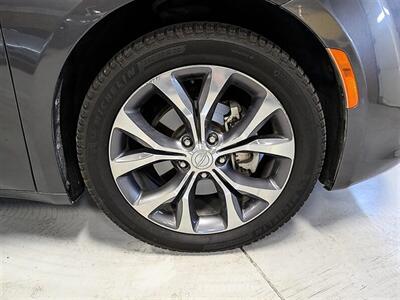 2017 Chrysler Pacifica Limited   - Photo 12 - Bountiful, UT 84010