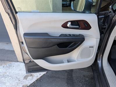 2017 Chrysler Pacifica Limited - Photo 18 - Bountiful, UT 84010