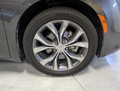 2017 Chrysler Pacifica Limited - Photo 12 - Bountiful, UT 84010