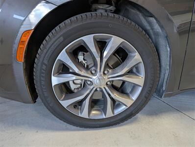 2017 Chrysler Pacifica Limited - Photo 15 - Bountiful, UT 84010