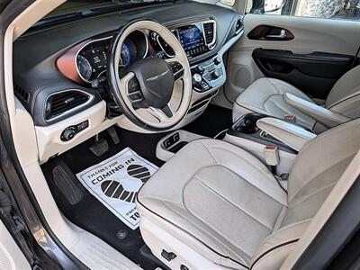 2017 Chrysler Pacifica Limited   - Photo 2 - Bountiful, UT 84010