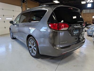 2017 Chrysler Pacifica Limited - Photo 8 - Bountiful, UT 84010