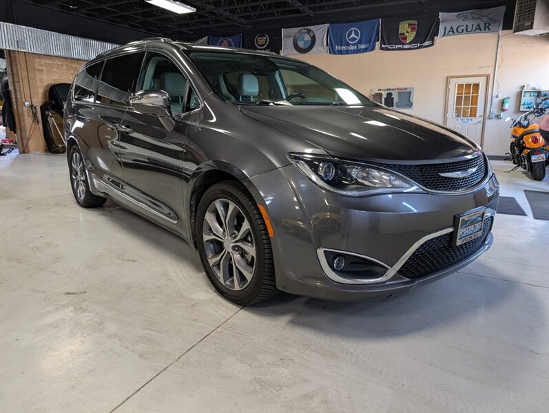 2017 Chrysler Pacifica Limited   - Photo 1 - Bountiful, UT 84010