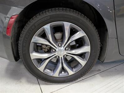 2017 Chrysler Pacifica Limited - Photo 13 - Bountiful, UT 84010