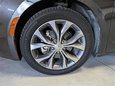 2017 Chrysler Pacifica Limited   - Photo 15 - Bountiful, UT 84010