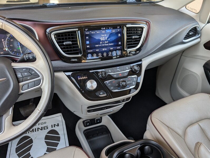 2017 Chrysler Pacifica Limited - Photo 23 - Bountiful, UT 84010