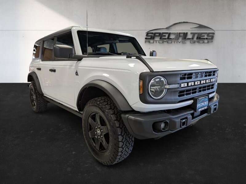 2022 Ford Bronco 4-Door Black Diamond's photo