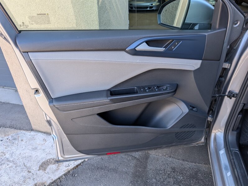 2024 Volkswagen Taos SE - Photo 18 - Bountiful, UT 84010