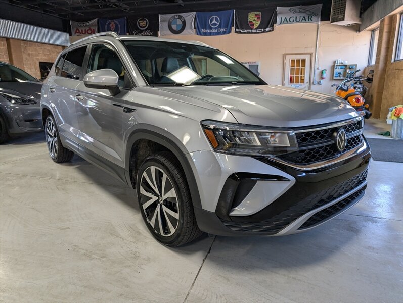 2024 Volkswagen Taos SE  
