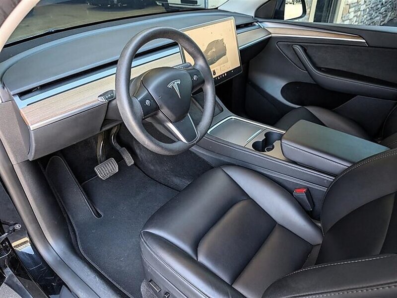 2023 Tesla Model Y Long Range 7-Passenger w/ Hardware 4 & Acceleration Boost - Photo 2 - Bountiful, UT 84010