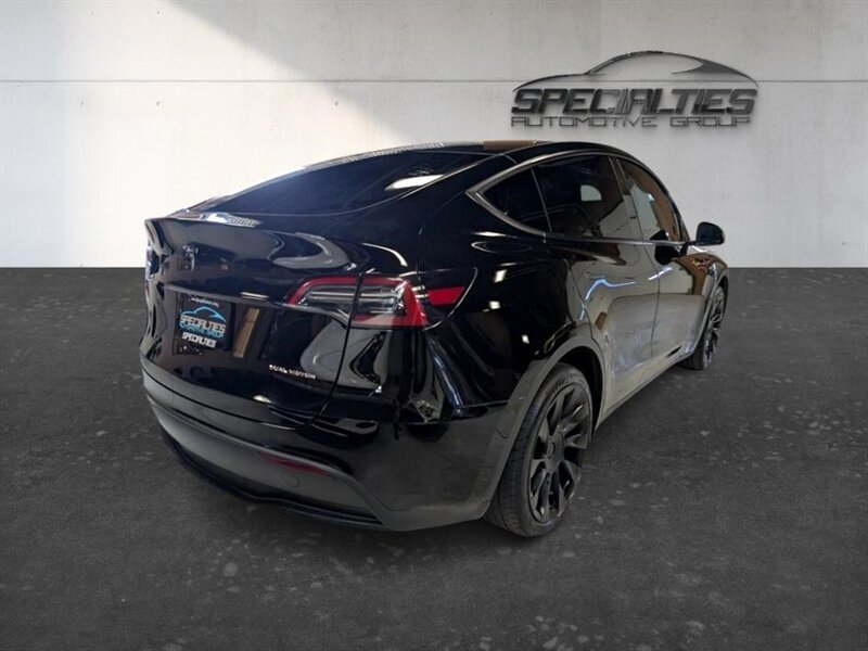 2023 Tesla Model Y Long Range 7-Passenger w/ Hardware 4 & Acceleration Boost - Photo 10 - Bountiful, UT 84010
