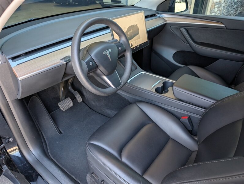 2023 Tesla Model Y Long Range 7-Passenger + Hardware 4 & Acceleration Boost - Photo 2 - Bountiful, UT 84010