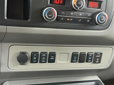 2018 Nissan NV 3500 HD SL *4X4*   - Photo 38 - St. George, UT 84770-2625
