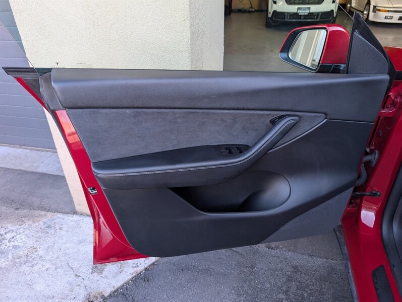 2021 Tesla Model Y Long Range 7-Passenger FSD Capable - Photo 18 - Bountiful, UT 84010