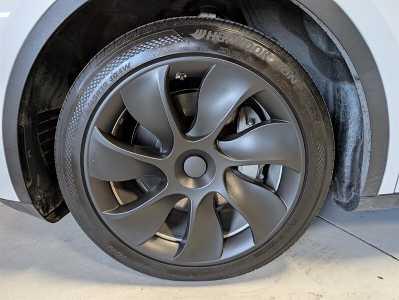 2023 Tesla Model Y Long Range - Photo 15 - Bountiful, UT 84010