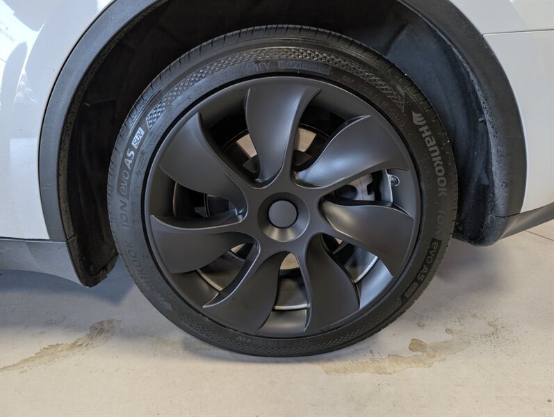 2023 Tesla Model Y Long Range - Photo 14 - Bountiful, UT 84010