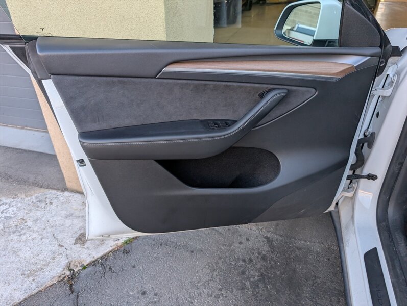 2023 Tesla Model Y Long Range - Photo 18 - Bountiful, UT 84010